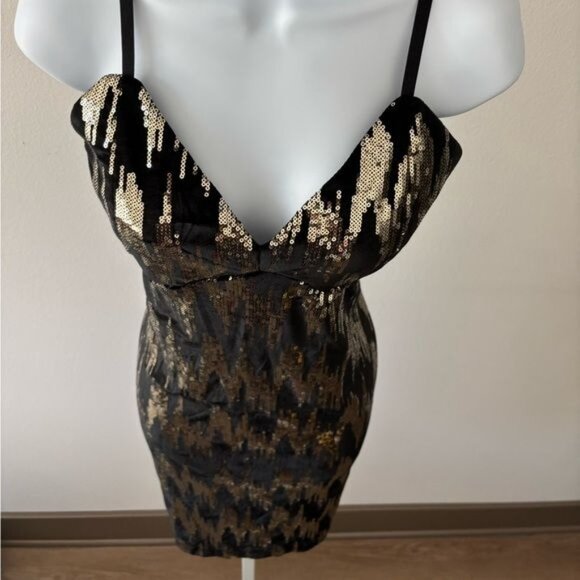 Fashion Nova Dress Medium Sequin BodyCon Mini Art Deco Disco Glam Festival - Picture 11 of 12